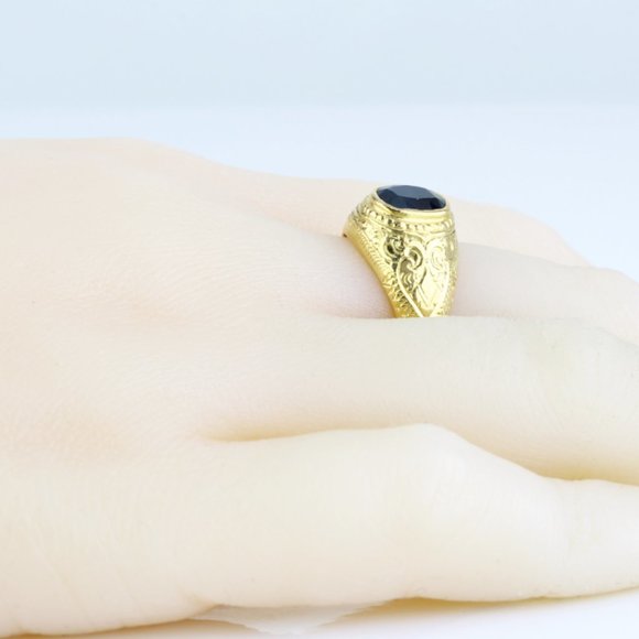 22K Yellow Gold Ornate Etched Oval Sapphire Anniversary / Cocktail Ring - Picture 8 of 9